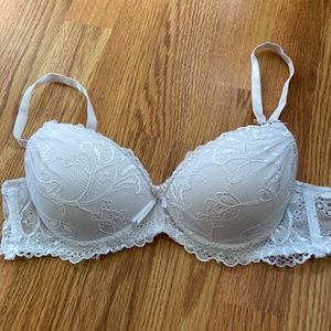 White lace bustier bra